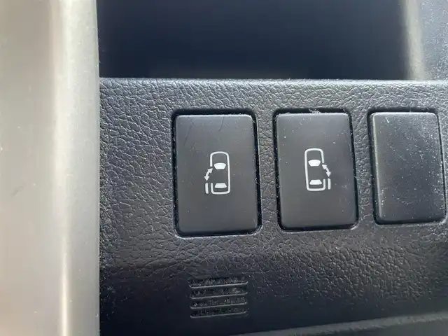 トヨタ ヴォクシー ZS 煌 兵庫県 2011(平23)年 9.8万km ブラック (株)IDOMが運営する【じしゃロン西宮店】の自社ローン専用車両になります。こちらは現金またはオートローンご利用時の価格です。自社ローンご希望の方は別途その旨お申付け下さい/＊ETC/＊バックカメラ/＊パワステ/＊パワーウィンドウ/＊フルセグ/＊ドラレコあり/＊両側パワスラ/＊オートライト