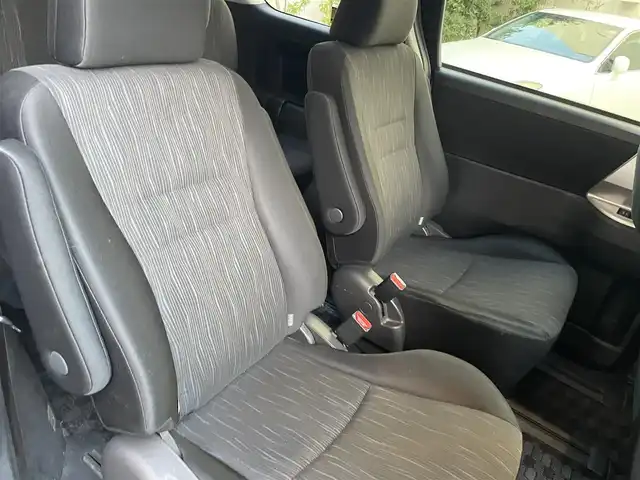 トヨタ ヴォクシー ZS 煌 兵庫県 2011(平23)年 9.8万km ブラック (株)IDOMが運営する【じしゃロン西宮店】の自社ローン専用車両になります。こちらは現金またはオートローンご利用時の価格です。自社ローンご希望の方は別途その旨お申付け下さい/＊ETC/＊バックカメラ/＊パワステ/＊パワーウィンドウ/＊フルセグ/＊ドラレコあり/＊両側パワスラ/＊オートライト