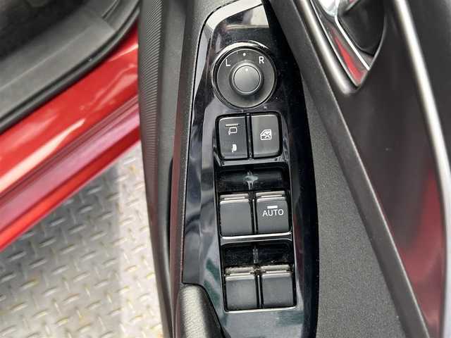 マツダ アクセラ スポーツ 15S プロアクティブ 鹿児島県 2017(平29)年 6.6万km ソウルレッドクリスタルM 禁煙車　/純正ナビ　/フルセグＴＶ　/バックカメラ/Ｂｌｕｅｔｏｏｔｈ　/純正ビルドインＥＴＣ　/パワーシート　/ヒートヒーター　/ヘッドアップディスプレイ　/パドルシフト　/ステアリングヒーター　/スマートキー　/後方コーナーセンサー/オートマチックハイビーム/ステリモ/パドルシフト/純正アルミ/純正フロアマット