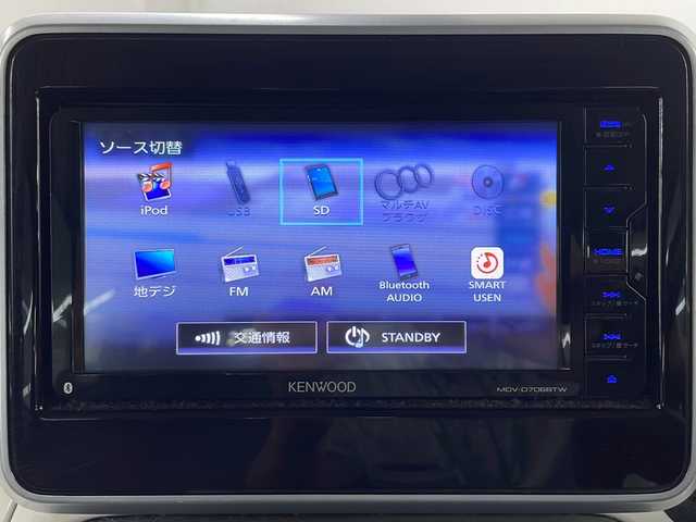 スズキ スペーシア HYBRID X 長崎県 2017(平29)年 3.8万km ピュアホワイトP 社外メモリナビ/（フルセグ/CD/DVD/BT）/バックカメラ/両側パワースライドドア/衝突軽減ブレーキ/レーンアシストキープ/横滑り防止装置/クリアランスソナー/オートライト/シートヒーター/純正アルミパッチ/リアサーキュレーター/純正フロアマット/ハロゲンヘッドライト/電動格納ミラー/スペアキー/取扱説明書/保証書