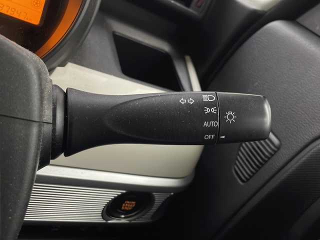 スズキ スペーシア HYBRID X 長崎県 2017(平29)年 3.8万km ピュアホワイトP 社外メモリナビ/（フルセグ/CD/DVD/BT）/バックカメラ/両側パワースライドドア/衝突軽減ブレーキ/レーンアシストキープ/横滑り防止装置/クリアランスソナー/オートライト/シートヒーター/純正アルミパッチ/リアサーキュレーター/純正フロアマット/ハロゲンヘッドライト/電動格納ミラー/スペアキー/取扱説明書/保証書