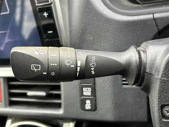 トヨタ ノア Si 和歌山県 2017(平29)年 6.8万km ブラッキッシュアゲハガラスフレーク ALPINE10インチナビ/フルセグTV/Bluetooth/CD/DVD/USB/バックカメラ/ETC/ドライブレコーダー/衝突軽減カメラ/車線逸脱防止機能/クルーズコントロール/サンルーフ/両側パワースライドドア/モデリスタエアロ/革巻きステアリング/ステアリングスイッチ/LEDヘッドライト/フォグランプ/オートライト/オートハイビーム/アイドリングストップ/純正16インチAW/ドアバイザー/プッシュスタート/スマートキー