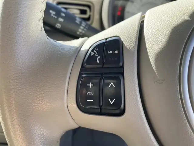 スズキ ラパン S 秋田県 2016(平28)年 8.9万km パールホワイト ワンセグテレビ/AM/FM/Bluetooth/AUX/iPod/USB/4WD/シートヒーター/純正フロアマット/オートライト/ヒーターミラー/プッシュスタート/ETC/全方位カメラ/アイドリングストップ/スペアキー/パワーウィンドウ