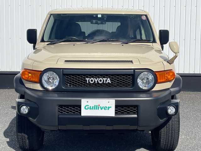 トヨタ ＦＪクルーザー ファイナルエディション 千葉県 2018(平30)年 5.6万km ベージュ 純正SDナビ/(フルセグTV/AM/FM/CD/DVD/TV/BT/)/ドライブレコーダー/バックカメラ/クルーズコントロール/横滑り防止装置/ETC/フォグランプ/電動格納ミラー/純正20インチAW/シートリフター/フロアマット/コーナーセンサー/MTモード付きAM/禁煙車