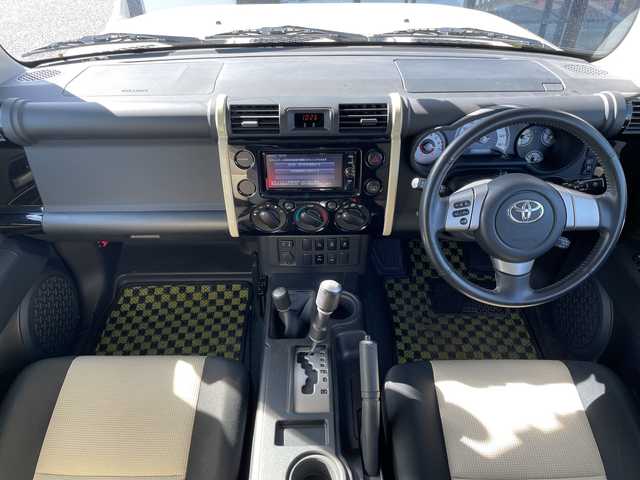 トヨタ ＦＪクルーザー ファイナルエディション 千葉県 2018(平30)年 5.6万km ベージュ 純正SDナビ/(フルセグTV/AM/FM/CD/DVD/TV/BT/)/ドライブレコーダー/バックカメラ/クルーズコントロール/横滑り防止装置/ETC/フォグランプ/電動格納ミラー/純正20インチAW/シートリフター/フロアマット/コーナーセンサー/MTモード付きAM/禁煙車