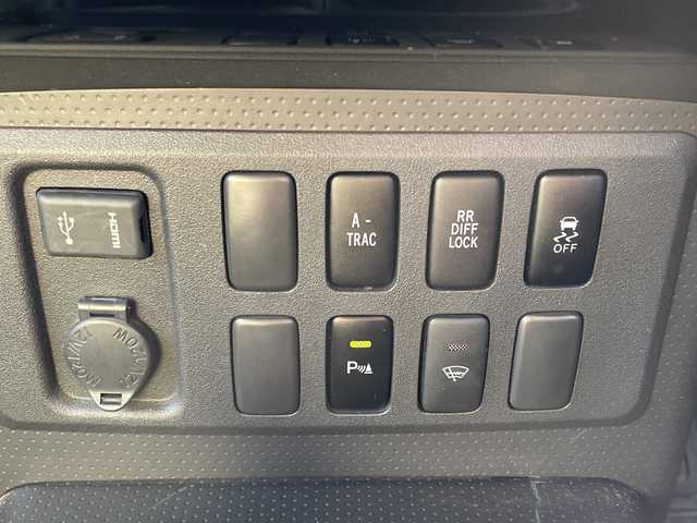 トヨタ ＦＪクルーザー ファイナルエディション 千葉県 2018(平30)年 5.6万km ベージュ 純正SDナビ/(フルセグTV/AM/FM/CD/DVD/TV/BT/)/ドライブレコーダー/バックカメラ/クルーズコントロール/横滑り防止装置/ETC/フォグランプ/電動格納ミラー/純正20インチAW/シートリフター/フロアマット/コーナーセンサー/MTモード付きAM/禁煙車