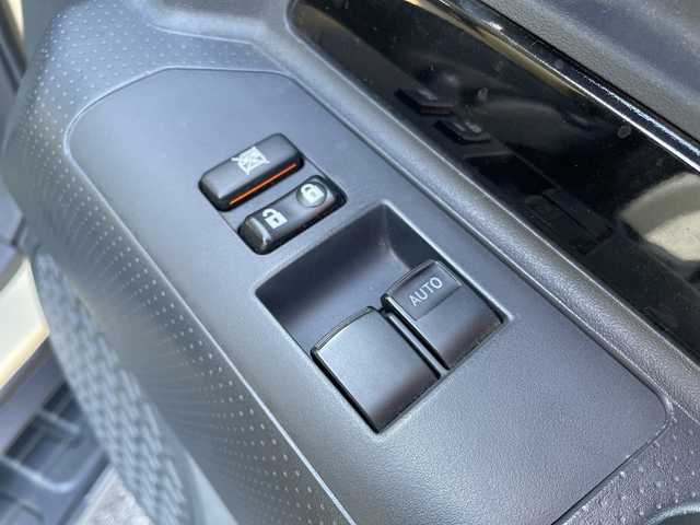 トヨタ ＦＪクルーザー ファイナルエディション 千葉県 2018(平30)年 5.6万km ベージュ 純正SDナビ/(フルセグTV/AM/FM/CD/DVD/TV/BT/)/ドライブレコーダー/バックカメラ/クルーズコントロール/横滑り防止装置/ETC/フォグランプ/電動格納ミラー/純正20インチAW/シートリフター/フロアマット/コーナーセンサー/MTモード付きAM/禁煙車