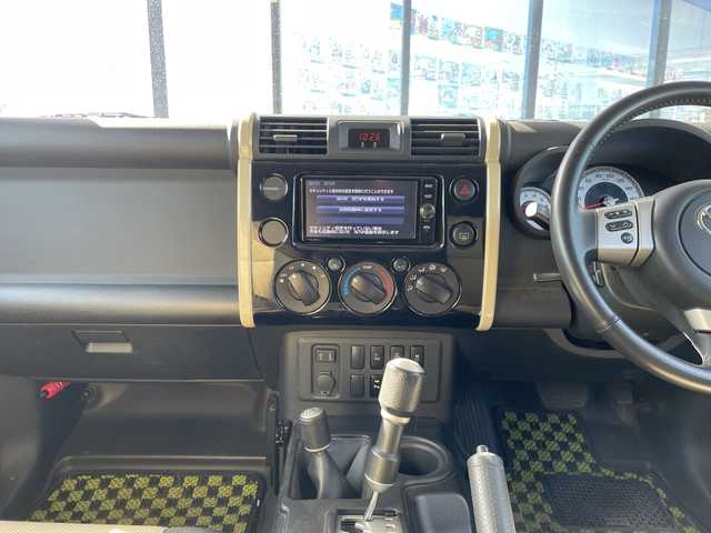 トヨタ ＦＪクルーザー ファイナルエディション 千葉県 2018(平30)年 5.6万km ベージュ 純正SDナビ/(フルセグTV/AM/FM/CD/DVD/TV/BT/)/ドライブレコーダー/バックカメラ/クルーズコントロール/横滑り防止装置/ETC/フォグランプ/電動格納ミラー/純正20インチAW/シートリフター/フロアマット/コーナーセンサー/MTモード付きAM/禁煙車