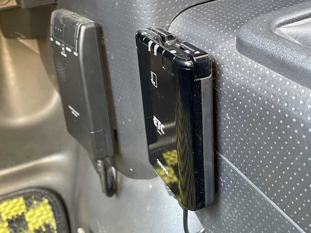 トヨタ ＦＪクルーザー ファイナルエディション 千葉県 2018(平30)年 5.6万km ベージュ 純正SDナビ/(フルセグTV/AM/FM/CD/DVD/TV/BT/)/ドライブレコーダー/バックカメラ/クルーズコントロール/横滑り防止装置/ETC/フォグランプ/電動格納ミラー/純正20インチAW/シートリフター/フロアマット/コーナーセンサー/MTモード付きAM/禁煙車