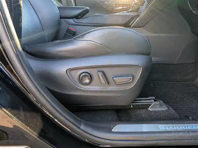 トヨタ ハリアー Z レザーパッケージ 福井県 2020(令2)年 4.7万km プレシャスブラックパール JBLプレミアムサウンド/純正12.3インチディスプレイオーディオ/(フルセグTV/Bluetooth/Miracast)/全方位モニター/クリアランスソナー/レーダークルーズコントロール/TOYOTA　Safety Sense/ブラインドスポットモニター/デジタルインナーミラー/ブレーキホールド/電動リアゲート/黒革/前席パワーシート/D席メモリシート/前席エアシート/ステアリングヒーター/純正フロアマット/純正AW/ETC2.0/スマートキー