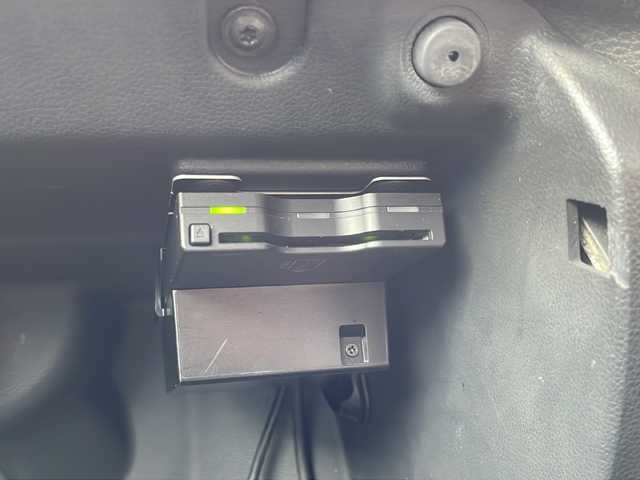 フォルクスワーゲン ポロ TSIコンフォートライン 山口県 2015(平27)年 13.9万km ピュアホワイト 純正ナビ/DVD/CD/SD/MSV/BT/USB/ワンセグTV/バックカメラ/純正15インチアルミホイール/革巻きステアリング/アイドリングストップ/純正キーレス/フロアマット/ETC/電動格納ウインカードアミラー