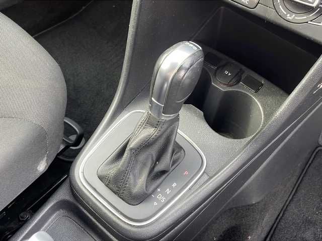 フォルクスワーゲン ポロ TSIコンフォートライン 山口県 2015(平27)年 13.9万km ピュアホワイト 純正ナビ/DVD/CD/SD/MSV/BT/USB/ワンセグTV/バックカメラ/純正15インチアルミホイール/革巻きステアリング/アイドリングストップ/純正キーレス/フロアマット/ETC/電動格納ウインカードアミラー