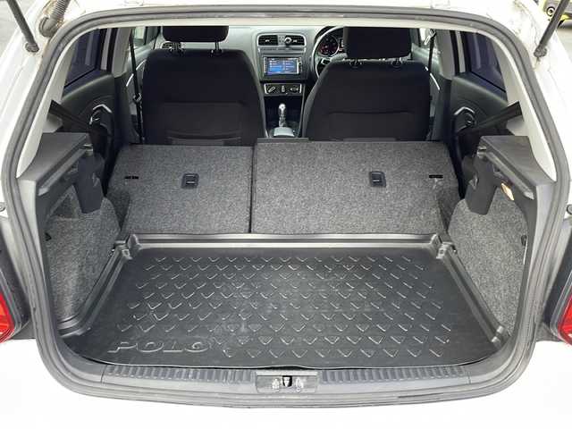 フォルクスワーゲン ポロ TSIコンフォートライン 山口県 2015(平27)年 13.9万km ピュアホワイト 純正ナビ/DVD/CD/SD/MSV/BT/USB/ワンセグTV/バックカメラ/純正15インチアルミホイール/革巻きステアリング/アイドリングストップ/純正キーレス/フロアマット/ETC/電動格納ウインカードアミラー