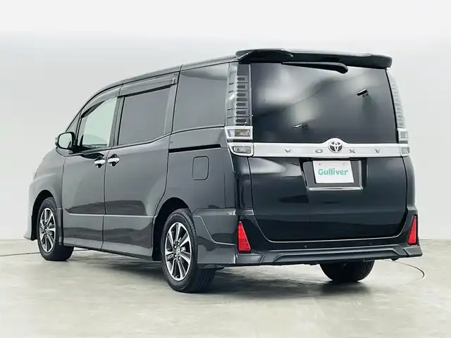 トヨタ ヴォクシー ZS 煌Ⅲ 福島県 2021(令3)年 4.6万km ブラック トヨタセーフティセンス/・レーンキープアシスト/・横滑り防止装置/・前後コーナーセンサー/TRDエアロ/アルパイン製フリップダウンモニター/アルパイン製8インチメモリーナビ/・フルセグ/TV/CD/DVD/BT/HDMI/AM/FM/バックモニター/両側パワースライドドア/クルーズコントロール/LEDオートライト/・フォグランプ/純正アルミホイール付きサマータイヤ/ビルドインETC/前後ドラレコ/電動格納ミラー/・ウィンカーミラー/プッシュスタート/・スマートキー