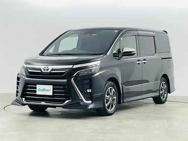 トヨタ ヴォクシー ZS 煌Ⅲ 福島県 2021(令3)年 4.6万km ブラック トヨタセーフティセンス/・レーンキープアシスト/・横滑り防止装置/・前後コーナーセンサー/TRDエアロ/アルパイン製フリップダウンモニター/アルパイン製8インチメモリーナビ/・フルセグ/TV/CD/DVD/BT/HDMI/AM/FM/バックモニター/両側パワースライドドア/クルーズコントロール/LEDオートライト/・フォグランプ/純正アルミホイール付きサマータイヤ/ビルドインETC/前後ドラレコ/電動格納ミラー/・ウィンカーミラー/プッシュスタート/・スマートキー