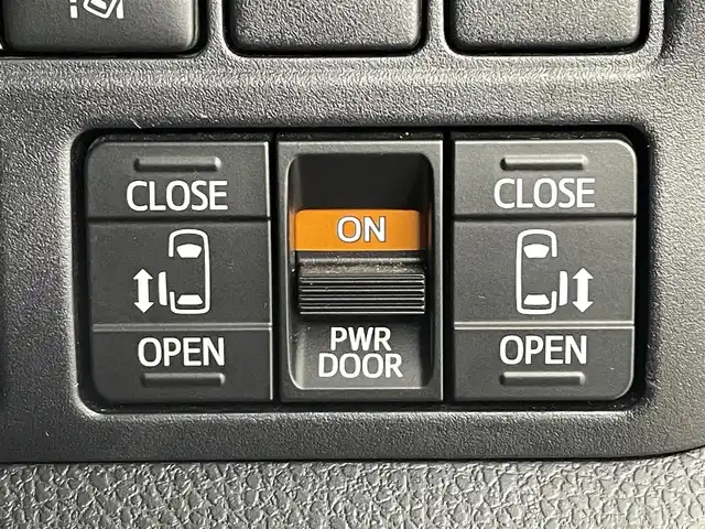 トヨタ ヴォクシー ZS 煌Ⅲ 福島県 2021(令3)年 4.6万km ブラック トヨタセーフティセンス/・レーンキープアシスト/・横滑り防止装置/・前後コーナーセンサー/TRDエアロ/アルパイン製フリップダウンモニター/アルパイン製8インチメモリーナビ/・フルセグ/TV/CD/DVD/BT/HDMI/AM/FM/バックモニター/両側パワースライドドア/クルーズコントロール/LEDオートライト/・フォグランプ/純正アルミホイール付きサマータイヤ/ビルドインETC/前後ドラレコ/電動格納ミラー/・ウィンカーミラー/プッシュスタート/・スマートキー