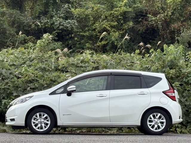 日産 ノート e－パワー X 大分県 2019(令1)年 3.1万km ブリリアントホワイトパール エマージェンシーブレーキサポート/アダプティブクルーズコントロール/レーンキープアシスト/純正メモリーナビ/アラウンドビューモニター/フルセグ/Bluetooth/DVD/スマートキー/エンジンプッシュスタート/純正LEDヘッドライト/オートライトコントロール/ETC/ドライブレコーダー/純正15インチアルミホイール