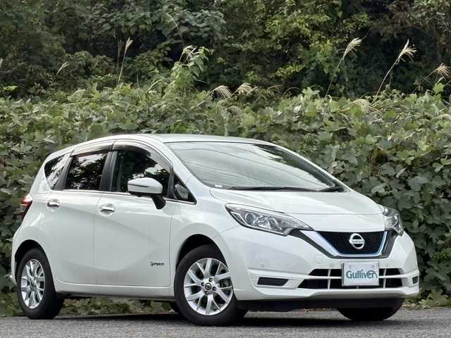 日産 ノート e－パワー X 大分県 2019(令1)年 3.1万km ブリリアントホワイトパール エマージェンシーブレーキサポート/アダプティブクルーズコントロール/レーンキープアシスト/純正メモリーナビ/アラウンドビューモニター/フルセグ/Bluetooth/DVD/スマートキー/エンジンプッシュスタート/純正LEDヘッドライト/オートライトコントロール/ETC/ドライブレコーダー/純正15インチアルミホイール