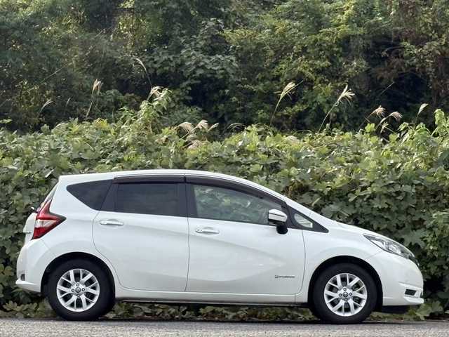 日産 ノート e－パワー X 大分県 2019(令1)年 3.1万km ブリリアントホワイトパール エマージェンシーブレーキサポート/アダプティブクルーズコントロール/レーンキープアシスト/純正メモリーナビ/アラウンドビューモニター/フルセグ/Bluetooth/DVD/スマートキー/エンジンプッシュスタート/純正LEDヘッドライト/オートライトコントロール/ETC/ドライブレコーダー/純正15インチアルミホイール