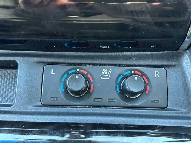 トヨタ アルファード S Cパッケージ 千葉県 2023(令5)年 1.3万km ホワイトパールクリスタルシャイン サンルーフ　皮　ナビ　バックカメラ　フリップダウンモニター　フルセグ　２．０ＥＴＣ　ドラレコ　両側電動スライドドア　電動リアドア　ステアヒーター　温冷シート 電動シート デジタルミラー クルコン