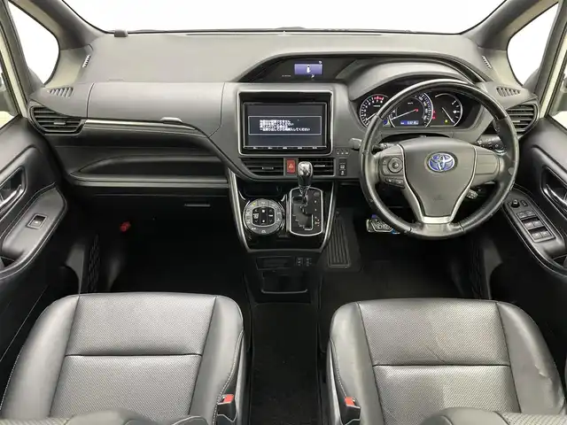 トヨタ エスクァイア Gi 岡山県 2016(平28)年 6.4万km ホワイトパールクリスタルシャイン 純正９インチナビ（NSZT-Y66T）/バックカメラ/純正１２．１インチ後席モニター/ＴＲＤエアロ（前/横/後下）/TRDフロントグリル/17インチＴＲＤホイール/ビルトインＥＴＣ２．０/ドライブレコーダー/両側電動スライドドア/クルーズコントロール/合皮シート/シートヒーター/衝突軽減ブレーキ/レーンキープアシスト/ＬＥＤヘッドライト/オートハイビーム/フォグランプ/スマートキー