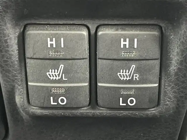 トヨタ エスクァイア Gi 岡山県 2016(平28)年 6.4万km ホワイトパールクリスタルシャイン 純正９インチナビ（NSZT-Y66T）/バックカメラ/純正１２．１インチ後席モニター/ＴＲＤエアロ（前/横/後下）/TRDフロントグリル/17インチＴＲＤホイール/ビルトインＥＴＣ２．０/ドライブレコーダー/両側電動スライドドア/クルーズコントロール/合皮シート/シートヒーター/衝突軽減ブレーキ/レーンキープアシスト/ＬＥＤヘッドライト/オートハイビーム/フォグランプ/スマートキー