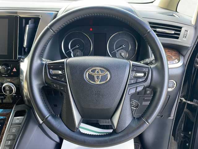 トヨタ アルファード X 岩手県 2022(令4)年 6.6万km ブラック 純正9.8インチディスプレイオーディオナビ/AM/FM/Bluetooth/バックカメラ/ETC/両側パワースライドドア/レーダークルーズコントロール/衝突被害軽減ブレーキ/レーンキープアシスト/横滑り防止装置/コーナーセンサー/アイドリングストップ/オートライト/オートハイビーム/LEDヘッドライト/フォグランプ/スマートキー/プッシュスタート/電動格納ミラー/純正16インチAW/8人乗り/ドアバイザー/禁煙車