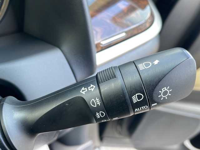 トヨタ アルファード X 岩手県 2022(令4)年 6.6万km ブラック 純正9.8インチディスプレイオーディオナビ/AM/FM/Bluetooth/バックカメラ/ETC/両側パワースライドドア/レーダークルーズコントロール/衝突被害軽減ブレーキ/レーンキープアシスト/横滑り防止装置/コーナーセンサー/アイドリングストップ/オートライト/オートハイビーム/LEDヘッドライト/フォグランプ/スマートキー/プッシュスタート/電動格納ミラー/純正16インチAW/8人乗り/ドアバイザー/禁煙車