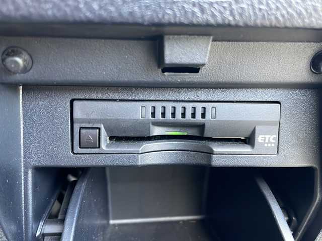 トヨタ アルファード X 岩手県 2022(令4)年 6.6万km ブラック 純正9.8インチディスプレイオーディオナビ/AM/FM/Bluetooth/バックカメラ/ETC/両側パワースライドドア/レーダークルーズコントロール/衝突被害軽減ブレーキ/レーンキープアシスト/横滑り防止装置/コーナーセンサー/アイドリングストップ/オートライト/オートハイビーム/LEDヘッドライト/フォグランプ/スマートキー/プッシュスタート/電動格納ミラー/純正16インチAW/8人乗り/ドアバイザー/禁煙車