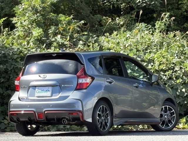 日産 ノート e－パワー ニスモ 大分県 2018(平30)年 3.5万km ダークメタルグレー 純正メモリーナビ/アラウンドビューモニター/フルセグ/DVD/Bluetoth/スマートルームミラー/エマージェンシーブレーキ/アダプティブクルーズコントロール/レーンキープアシスト/スマートキー/エンジンプッシュスタート/純正16インチアルミホイール/ETC/純正LEDヘッドライト/オートライトコントロール