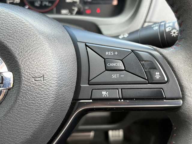 日産 ノート e－パワー ニスモ 大分県 2018(平30)年 3.5万km ダークメタルグレー 純正メモリーナビ/アラウンドビューモニター/フルセグ/DVD/Bluetoth/スマートルームミラー/エマージェンシーブレーキ/アダプティブクルーズコントロール/レーンキープアシスト/スマートキー/エンジンプッシュスタート/純正16インチアルミホイール/ETC/純正LEDヘッドライト/オートライトコントロール