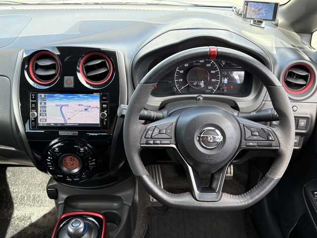 日産 ノート e－パワー ニスモ 大分県 2018(平30)年 3.5万km ダークメタルグレー 純正メモリーナビ/アラウンドビューモニター/フルセグ/DVD/Bluetoth/スマートルームミラー/エマージェンシーブレーキ/アダプティブクルーズコントロール/レーンキープアシスト/スマートキー/エンジンプッシュスタート/純正16インチアルミホイール/ETC/純正LEDヘッドライト/オートライトコントロール