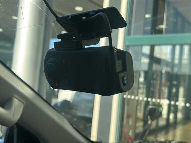 トヨタ ハイラックス Z 愛知県 2021(令3)年 1.5万km オキサイドブロンズM 禁煙車/純正メモリナビ/　AM/FM/BT/USB/HDMI/DISC/フルセグTV/GRフロントエアロ/GRサイドステップ/社外ドライブレコーダー/前後クリアランスソナー/追従機能付きクルーズコントロール/レーンキープアシスト/ダウンヒルアシストコントロール/センターデフロック/アイドリングストップ/オートライト/LEDヘッドライト/フォグランプ/ETC/純正１７インチAW/純正フロアマット/純正ドアバイザー/横滑り防止装置/盗難防止装置/革巻きステアリング/ステアリングスイッチ/W＋サイドエアバッグ/保証書/取説/スペアキー