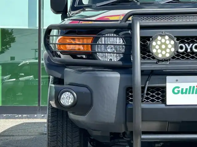 トヨタ ＦＪクルーザー ブラックカラーパッケージ 和歌山県 2017(平29)年 7万km ブラック/ホワイト 純正7インチナビ/フルセグTV/Bluetooth/CD/DVD/バックカメラ/ETC/パーキングソナー/社外グリルガード/ガッツミラー/ガナドールマフラー/ブロックタイヤ積み込み/ヘッドライトレベライザー/横滑り防止機能/リモコンキー/スペアキー