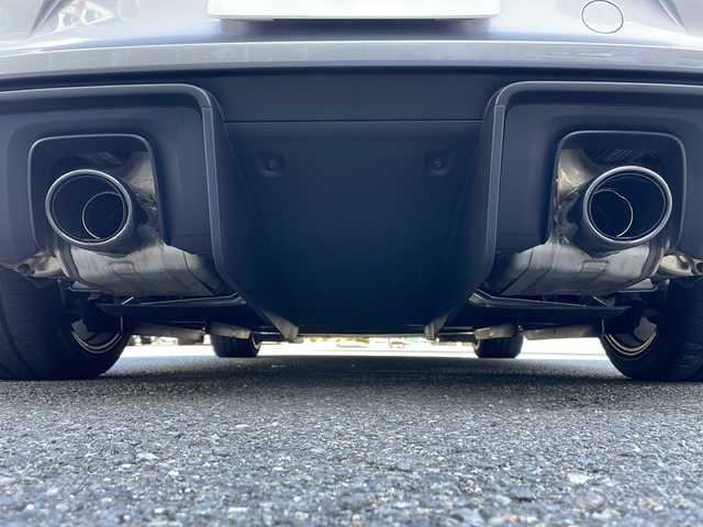 ポルシェ ７１８ケイマン GT4 大阪府 2020(令2)年 0.6万km シルバー 純正ナビ【JukeBox/BlueTooth】/BOSEプレミアムサウンド/カーボンフルバケシート/アイドリングストップ/ドライブレコーダー/レーダー探知機/オートブリッピング/スポーツエキゾーストシステム/ETC2.0