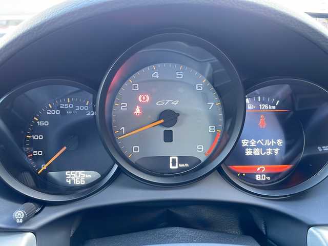 ポルシェ ７１８ケイマン GT4 大阪府 2020(令2)年 0.6万km シルバー 純正ナビ【JukeBox/BlueTooth】/BOSEプレミアムサウンド/カーボンフルバケシート/アイドリングストップ/ドライブレコーダー/レーダー探知機/オートブリッピング/スポーツエキゾーストシステム/ETC2.0