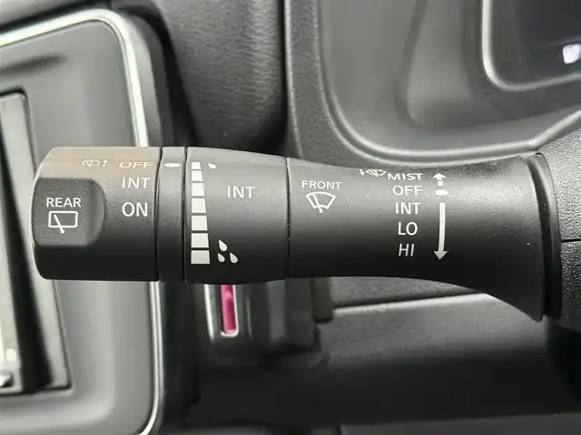 日産 リーフ S 千葉県 2019(令1)年 4.2万km ダークメタルグレー 衝突軽減ブレーキ/車線逸脱警報/クリアランスソナー/標識認識機能/踏み間違い防止機能/純正ナビ(MM112-A)/ワンセグＴＶ/ステアリングスイッチ/クルーズコントロール/シートヒーター(D/N席)/ステアリングヒーター/ＬＥＤヘッドライト/オートライト/フォグライト/プッシュスタート/スマートキー/純正フロアマット