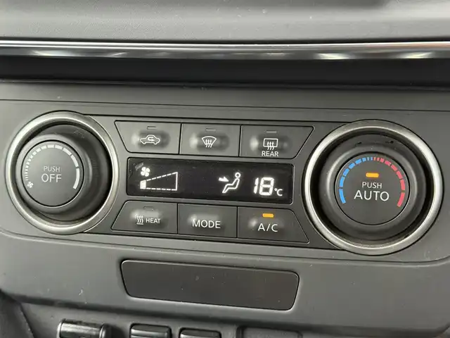 日産 リーフ S 千葉県 2019(令1)年 4.2万km ダークメタルグレー 衝突軽減ブレーキ/車線逸脱警報/クリアランスソナー/標識認識機能/踏み間違い防止機能/純正ナビ(MM112-A)/ワンセグＴＶ/ステアリングスイッチ/クルーズコントロール/シートヒーター(D/N席)/ステアリングヒーター/ＬＥＤヘッドライト/オートライト/フォグライト/プッシュスタート/スマートキー/純正フロアマット