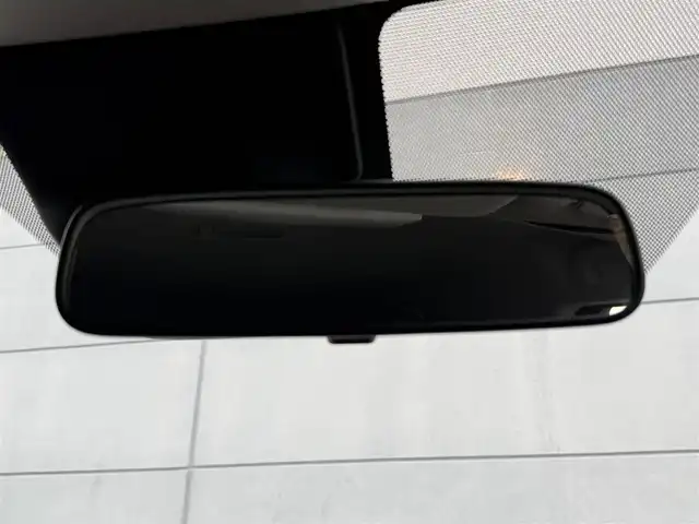 日産 リーフ S 千葉県 2019(令1)年 4.2万km ダークメタルグレー 衝突軽減ブレーキ/車線逸脱警報/クリアランスソナー/標識認識機能/踏み間違い防止機能/純正ナビ(MM112-A)/ワンセグＴＶ/ステアリングスイッチ/クルーズコントロール/シートヒーター(D/N席)/ステアリングヒーター/ＬＥＤヘッドライト/オートライト/フォグライト/プッシュスタート/スマートキー/純正フロアマット