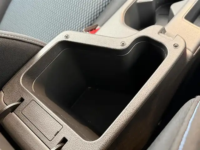 日産 リーフ S 千葉県 2019(令1)年 4.2万km ダークメタルグレー 衝突軽減ブレーキ/車線逸脱警報/クリアランスソナー/標識認識機能/踏み間違い防止機能/純正ナビ(MM112-A)/ワンセグＴＶ/ステアリングスイッチ/クルーズコントロール/シートヒーター(D/N席)/ステアリングヒーター/ＬＥＤヘッドライト/オートライト/フォグライト/プッシュスタート/スマートキー/純正フロアマット