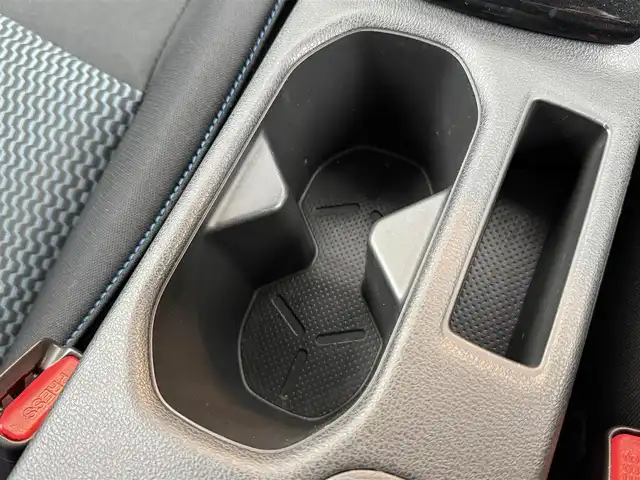 日産 リーフ S 千葉県 2019(令1)年 4.2万km ダークメタルグレー 衝突軽減ブレーキ/車線逸脱警報/クリアランスソナー/標識認識機能/踏み間違い防止機能/純正ナビ(MM112-A)/ワンセグＴＶ/ステアリングスイッチ/クルーズコントロール/シートヒーター(D/N席)/ステアリングヒーター/ＬＥＤヘッドライト/オートライト/フォグライト/プッシュスタート/スマートキー/純正フロアマット