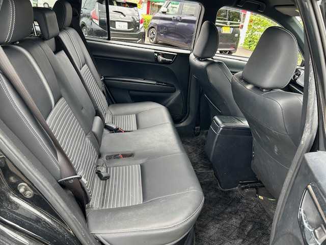 トヨタ カローラ フィールダー ハイブリッドG ダブルバイビー 静岡県 2018(平30)年 4.6万km ブラックマイカ ハイブリッド/トヨタ純正ナビ/（フルセグTV/ Bluetooth/ CD/ FM/ AM)/ビルトインETC/純正16inAW/ハーフレザーシート/前席シートヒーター/プッシュスタート/スマートキー/ドアバイザー/LEDヘッドライト/クリアランスソナー/オートライト/オートマチックハイビーム/保証書/取扱説明書