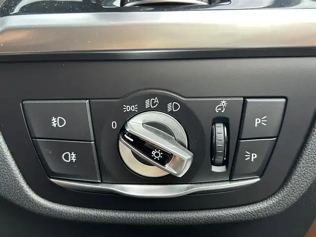 ＢＭＷ Ｘ３ xDrive20d Mスポーツ 島根県 2021(令3)年 3.8万km アルピンホワイトⅢ 登録時走行距離39310km/純正ナビ(Bluetooth・AM・FM)/フルセグテレビ/全周囲カメラ/バックカメラ/サイドカメラ/フロントカメラ/前席パワーシート/全席シートヒーター/電動リアゲート/ブラインドスポットモニター/ヘッドアップディスプレイ/純正ドライブレコーダー/純正ETC/レーダークルーズコントロール/レーンキープアシスト/衝突被害軽減ブレーキ/前後コーナーセンサー/LEDヘッドライト/オートライト/パドルシフト/純正19インチAW/禁煙車