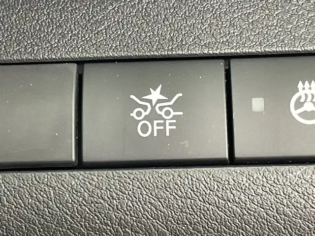 日産 キックス X 群馬県 2021(令3)年 2.1万km ピュアブラック プロパイロット　純正ナビ　全周囲カメラ　デジタルインナーミラー　衝突被害軽減ブレーキ　シートヒーター　オートハイビーム　ＬＥＤヘッドライト　ルーフレール　ハーフレザーシート　スマートキー　禁煙車