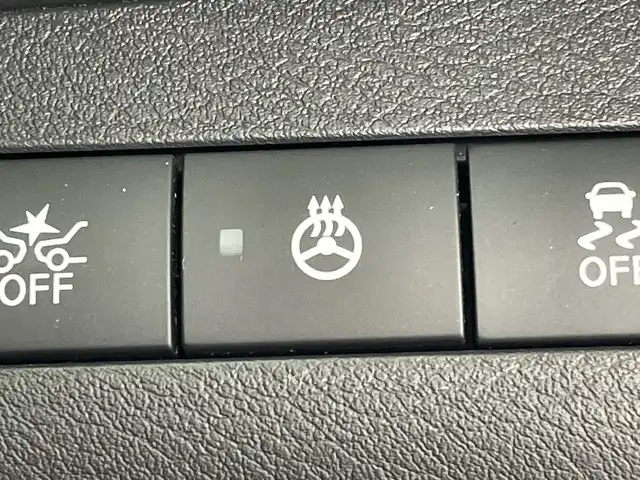 日産 キックス X 群馬県 2021(令3)年 2.1万km ピュアブラック プロパイロット　純正ナビ　全周囲カメラ　デジタルインナーミラー　衝突被害軽減ブレーキ　シートヒーター　オートハイビーム　ＬＥＤヘッドライト　ルーフレール　ハーフレザーシート　スマートキー　禁煙車