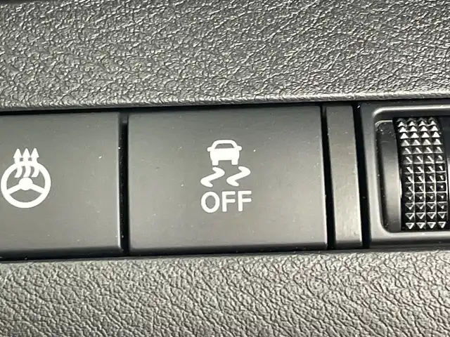 日産 キックス X 群馬県 2021(令3)年 2.1万km ピュアブラック プロパイロット　純正ナビ　全周囲カメラ　デジタルインナーミラー　衝突被害軽減ブレーキ　シートヒーター　オートハイビーム　ＬＥＤヘッドライト　ルーフレール　ハーフレザーシート　スマートキー　禁煙車