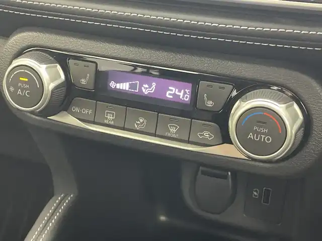 日産 キックス X 群馬県 2021(令3)年 2.1万km ピュアブラック プロパイロット　純正ナビ　全周囲カメラ　デジタルインナーミラー　衝突被害軽減ブレーキ　シートヒーター　オートハイビーム　ＬＥＤヘッドライト　ルーフレール　ハーフレザーシート　スマートキー　禁煙車