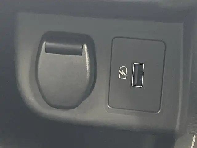 日産 キックス X 群馬県 2021(令3)年 2.1万km ピュアブラック プロパイロット　純正ナビ　全周囲カメラ　デジタルインナーミラー　衝突被害軽減ブレーキ　シートヒーター　オートハイビーム　ＬＥＤヘッドライト　ルーフレール　ハーフレザーシート　スマートキー　禁煙車