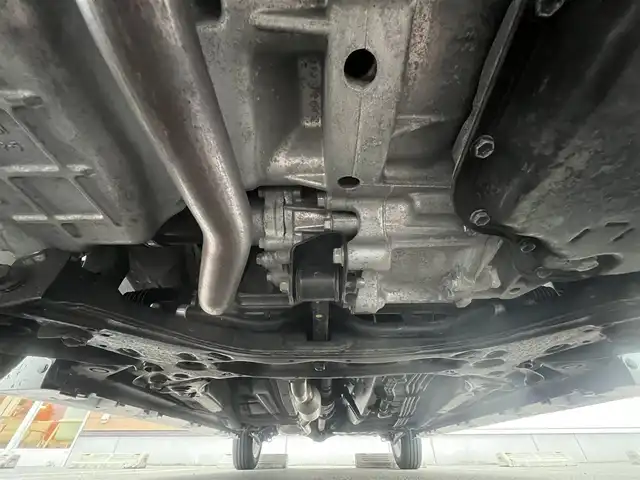 スズキ スペーシア カスタム HYBRID GS 秋田県 2023(令5)年 1.2万km ピュアホワイトP ４WD/衝突軽減システム/LEDヘッドライト/片側パワースライドドア/純正SDナビ（DVD/CD/BT）/フルセグ/スズキ純正アルミ（夏タイヤ装着）/スマートキー/アイドリングストップ/プッシュスタート/クルーズコントロール追従走行有/オートマチックハイビーム/コーナーセンサー/レーンキープアシスト/ステアリングスイッチ/前席シートヒーター/純正フロアマット/純正ドアバイザー/オートライト/オートエアコン/パワーステアリング/パワーウィンドウ/電動格納ウィンカーミラー/横滑り防止/盗難防止装置/寒冷地仕様/取扱説明書/スペアキー×１