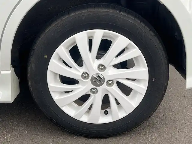 スズキ スペーシア カスタム HYBRID GS 秋田県 2023(令5)年 1.2万km ピュアホワイトP ４WD/衝突軽減システム/LEDヘッドライト/片側パワースライドドア/純正SDナビ（DVD/CD/BT）/フルセグ/スズキ純正アルミ（夏タイヤ装着）/スマートキー/アイドリングストップ/プッシュスタート/クルーズコントロール追従走行有/オートマチックハイビーム/コーナーセンサー/レーンキープアシスト/ステアリングスイッチ/前席シートヒーター/純正フロアマット/純正ドアバイザー/オートライト/オートエアコン/パワーステアリング/パワーウィンドウ/電動格納ウィンカーミラー/横滑り防止/盗難防止装置/寒冷地仕様/取扱説明書/スペアキー×１